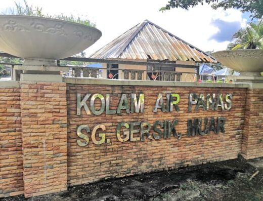 Sungai Gersik Hot Spring