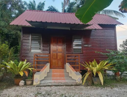 Kampung Malaya Homestay (Kesang)