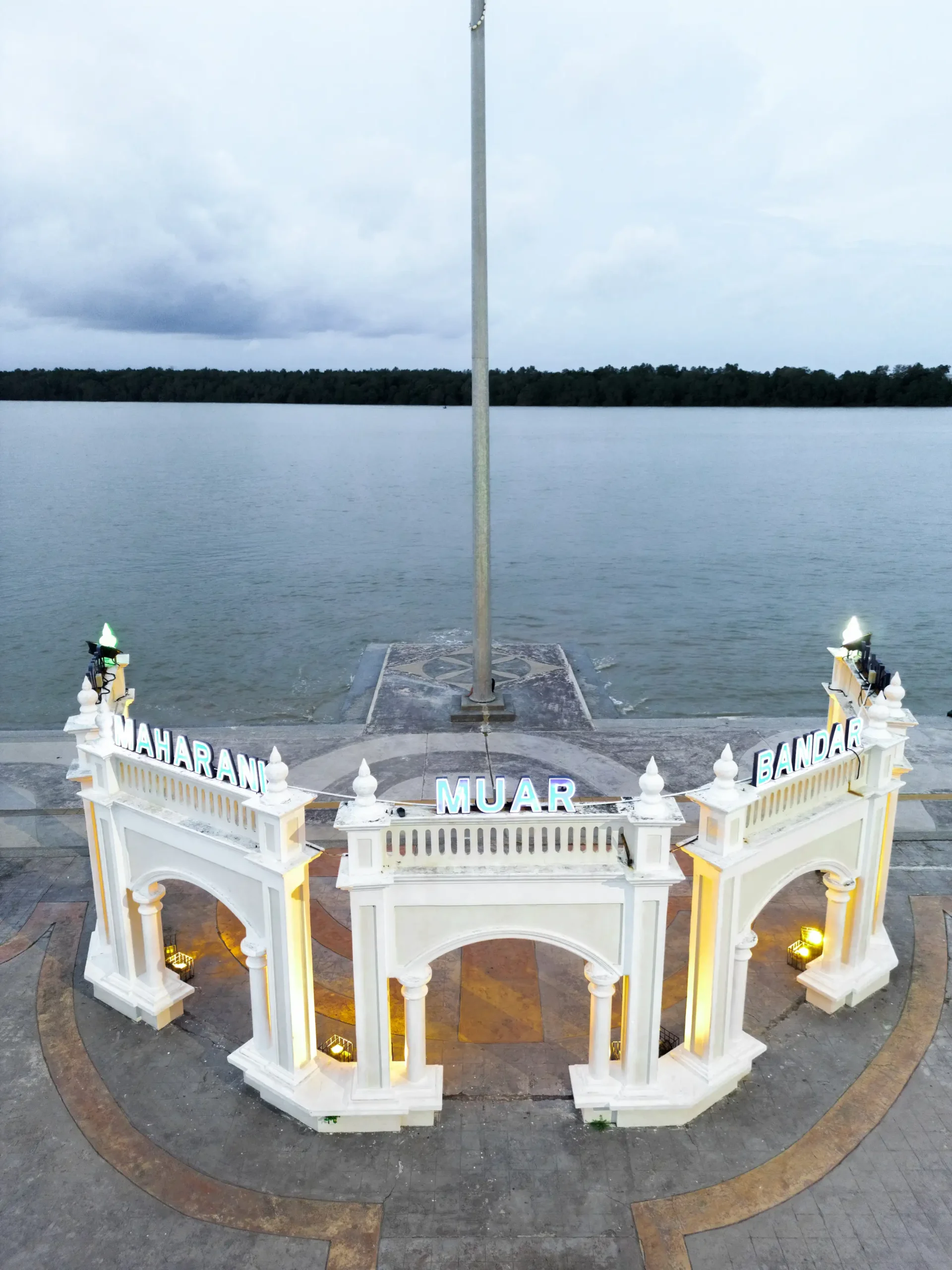 Dataran Tanjung Emas