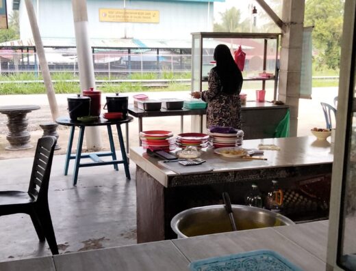 Warong Pak Ari Roti Canai Terbang Ledang