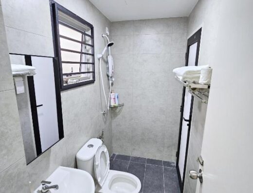 Entire Home at Indahpura, Kulai