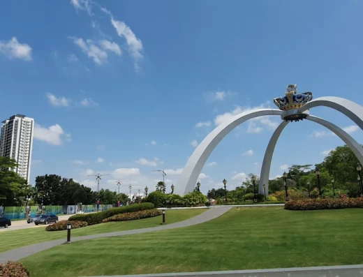 Laman Mahkota Istana Bukit Serene